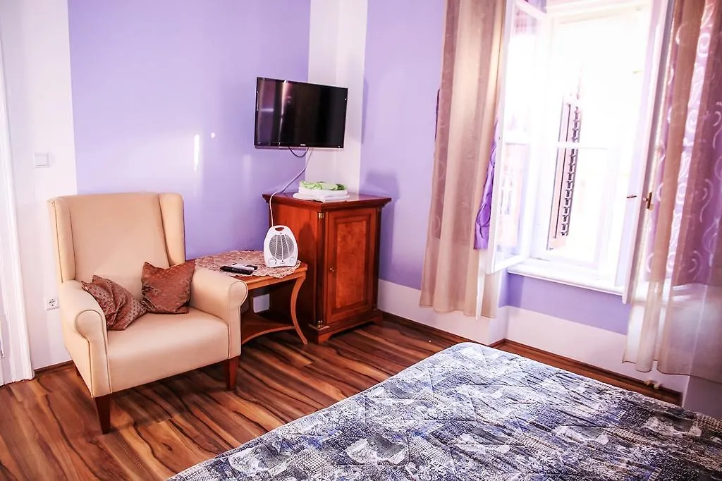 Rooms Cristal Roche Rijeka Guest house